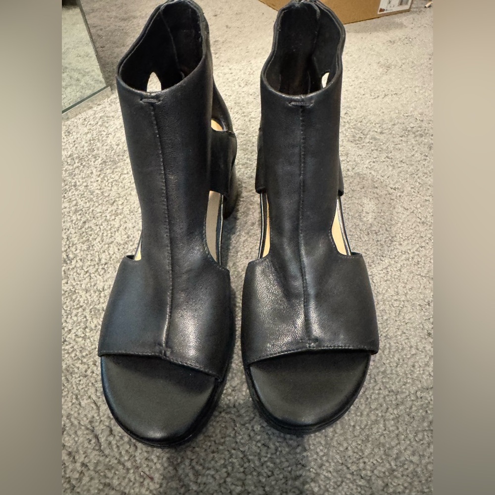 Never worn naked feet women’s size 9 black heels